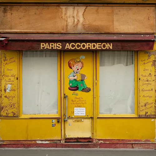 Closed — 11 of 18, a photograph by Axel Ronsin